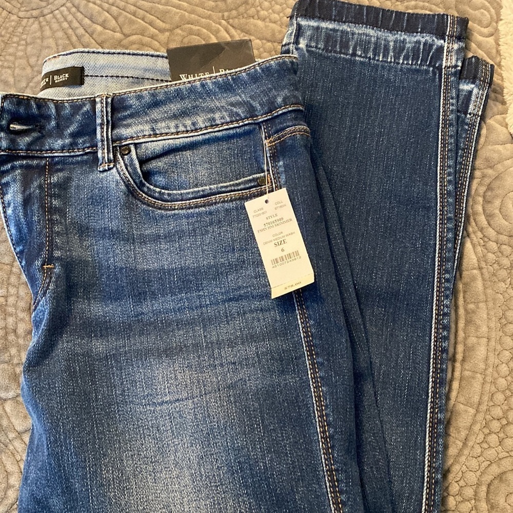White House Black Market Release Hem Skimmer Jeans - Picture 5 of 5